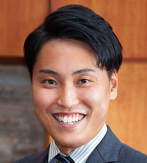 成田 龍氏